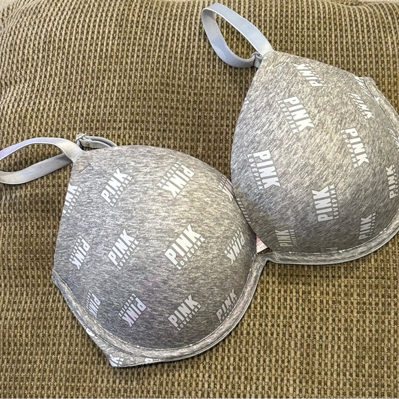 Victoria’s secret PINK wear everywhere super push up 34DD gray white logo bra - Picture 1 of 4